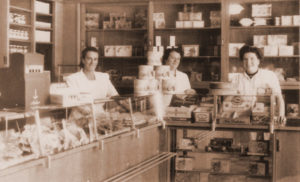 Verkaufsraum der Bäckerei um 1960