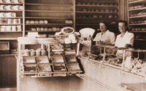 Verkaufsraum der Bäckerei um 1960